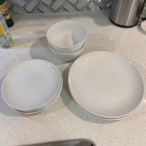 kitchen plates and bowls